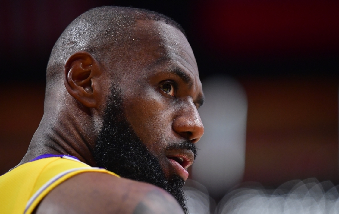 开云体育官网-A史密斯表示詹姆斯质变了（科比末期）变烂的湖人！